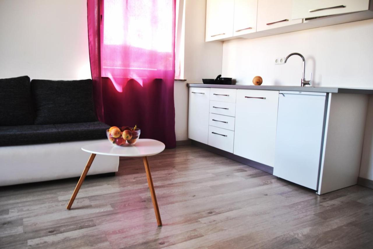 Rab Apartments Aurora Rab Town Eksteriør bilde