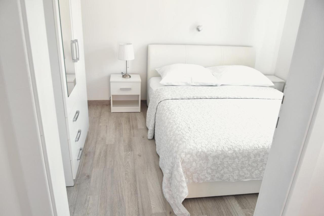 Rab Apartments Aurora Rab Town Eksteriør bilde
