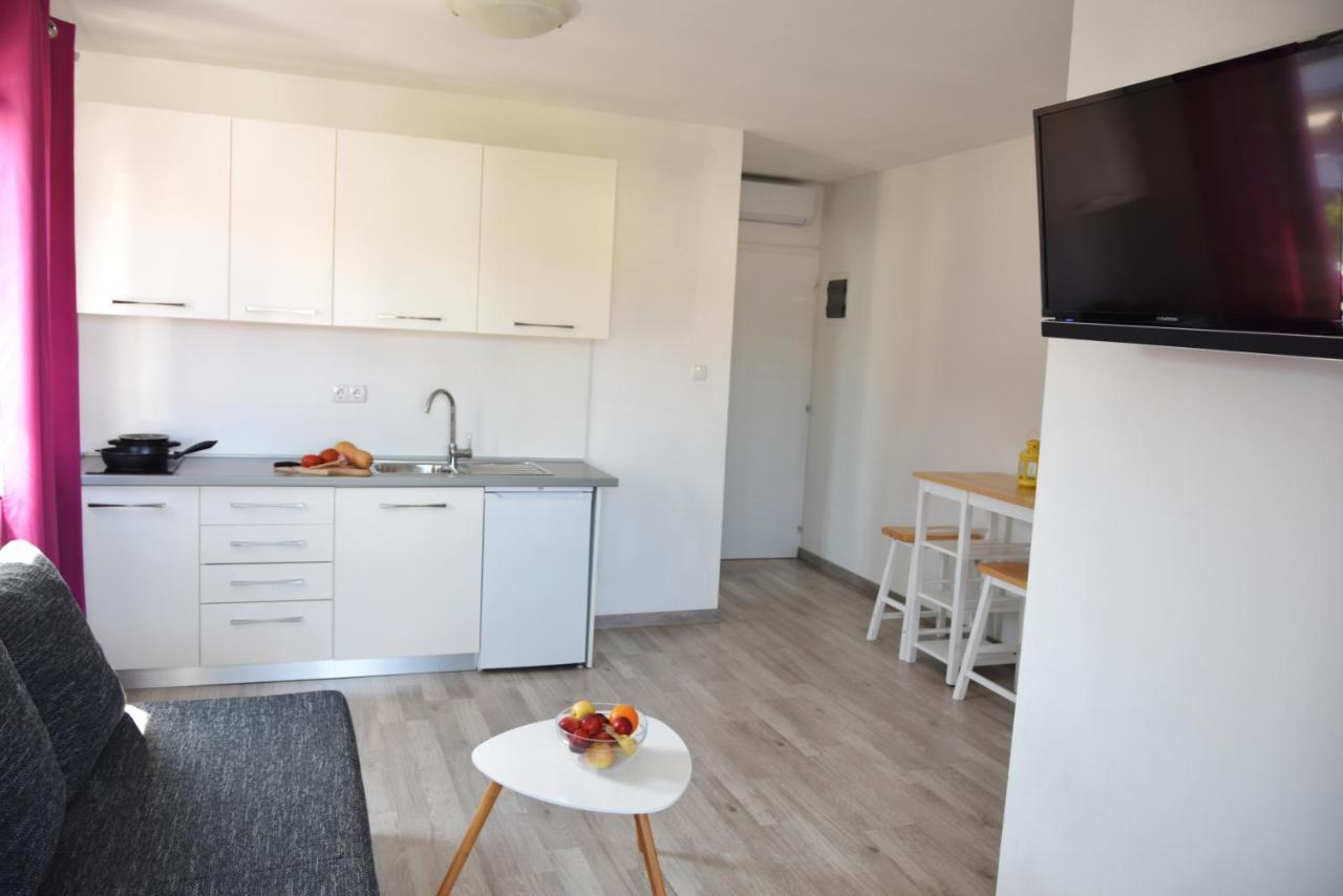 Rab Apartments Aurora Rab Town Eksteriør bilde