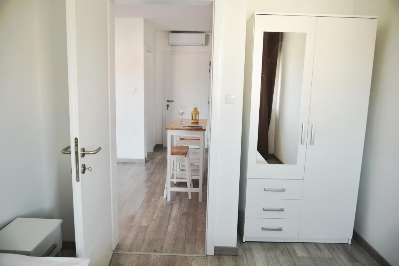 Rab Apartments Aurora Rab Town Eksteriør bilde