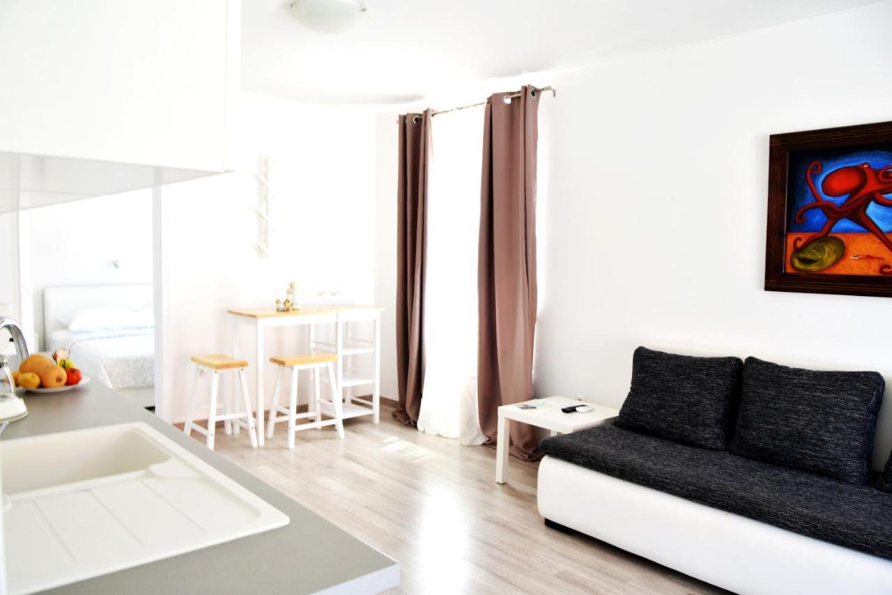 Rab Apartments Aurora Rab Town Eksteriør bilde