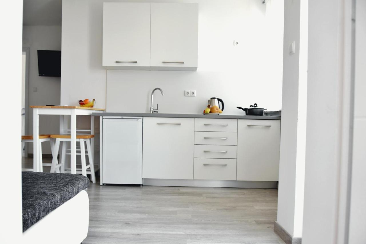 Rab Apartments Aurora Rab Town Eksteriør bilde
